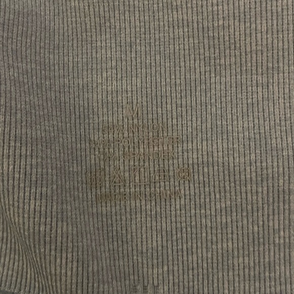 Amazon scrunch butt leggings, light blue, size medium - Picture 3 of 3